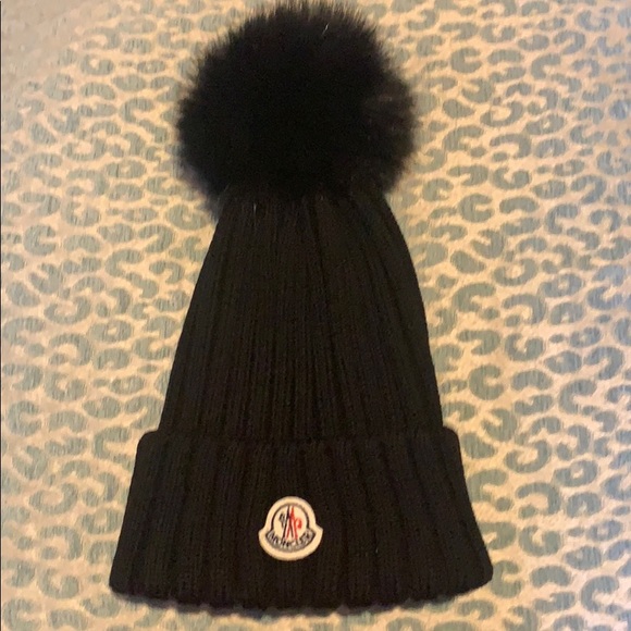 Moncler Accessories - MONCLER Women’s Black Fur Pompom Beanie NWOT